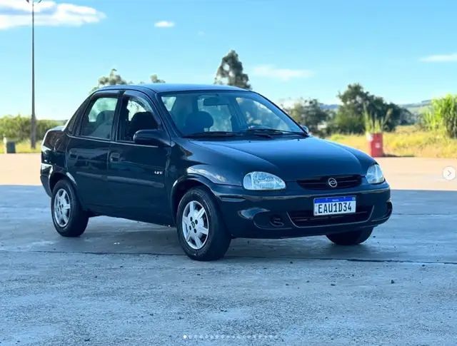 Carro Chevrolet Classic 2008 Corsa Sedan  Life 1.0 VHC (Flex)