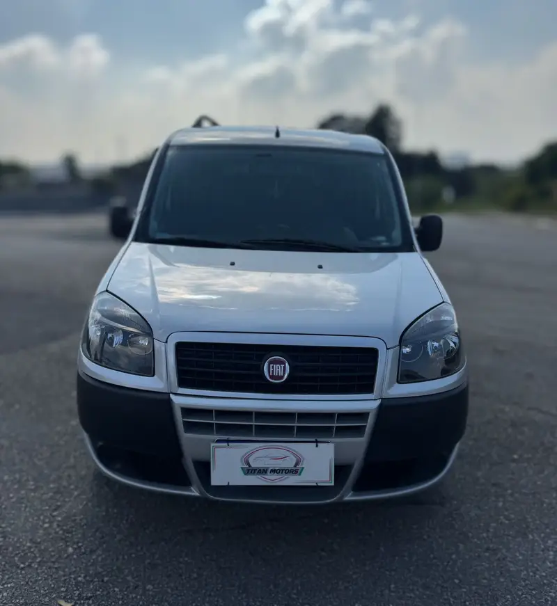 Fiat Doblò Essence 1.8 16V (Flex)