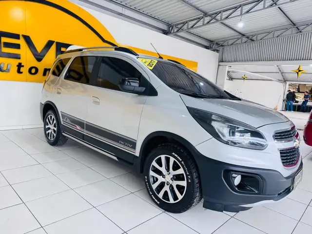 Carro Chevrolet Spin 2017 Activ 1.8 (Flex) (Aut)