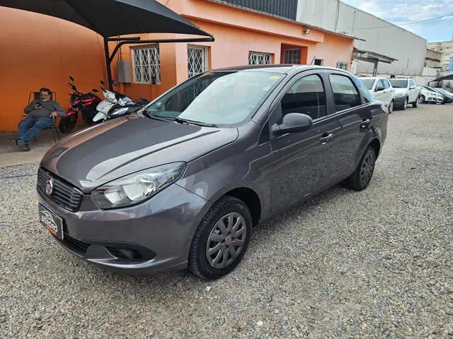 Carro Fiat Grand Siena 2021 Attractive 1.0 (Flex)