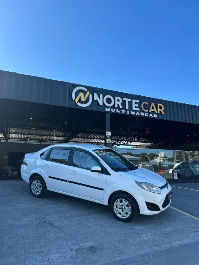 Carro Ford New Fiesta Sedan 2014 1.6 SE (Flex)