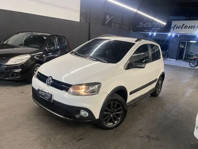 Carro Volkswagen CrossFox 2013 1.6 VHT (Flex)