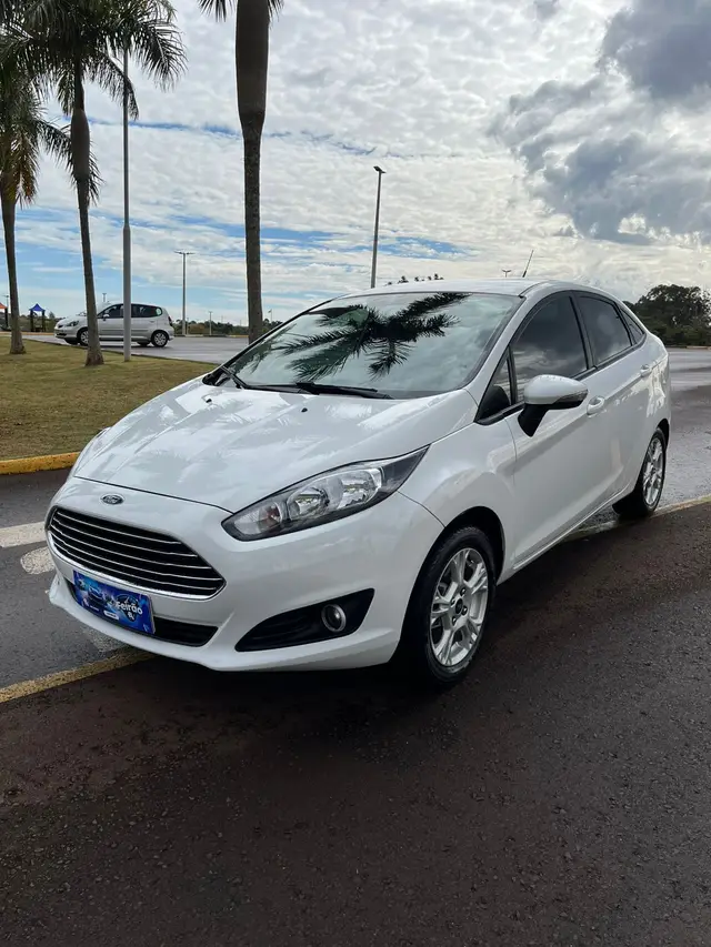 Carro Ford New Fiesta Sedan 2015 1.6 SE PowerShift (Flex)