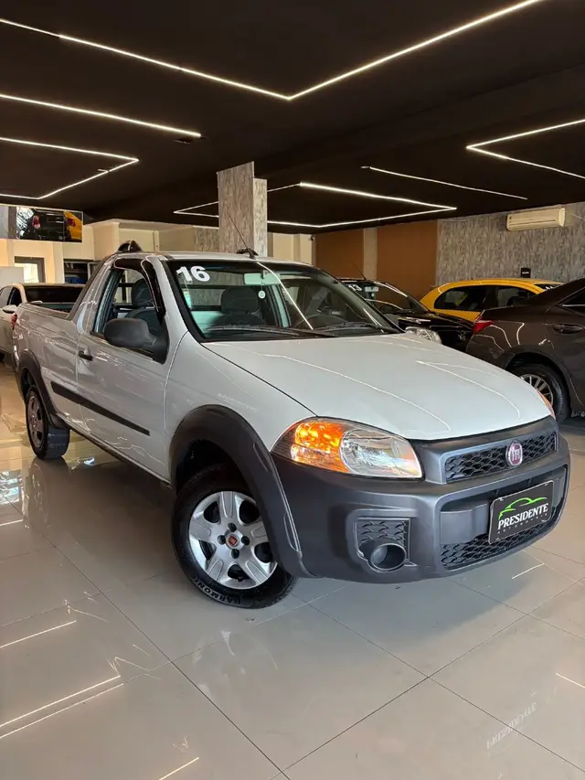 Carro Fiat Strada 2016 Working 1.4 (Flex)