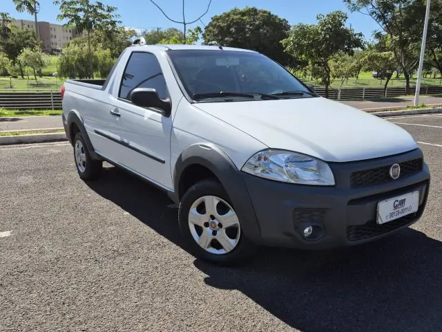 Carro Fiat Strada 2015 Working 1.4 (Flex)