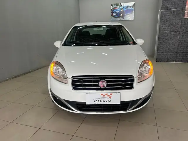 Carro Fiat Linea 2015 Essence 1.8 16V (Flex)