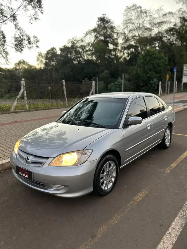 Carro Honda Civic 2005 Sedan LX 1.7 16V
