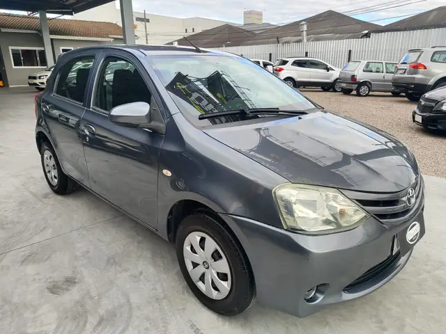 Carro Toyota Etios 2015 X 1.3 (Flex)