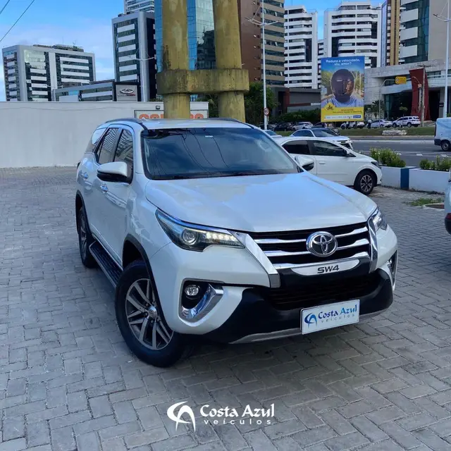Carro Toyota Hilux Cabine Dupla 2019 Hilux 2.8 TDI SRX CD 4x4 (Aut)