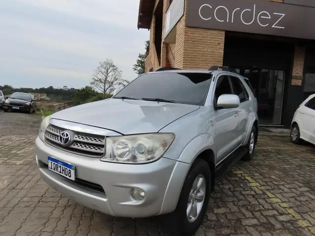 Carro Toyota Hilux Cabine Dupla 2010 Hilux 2.7 SR CD 4x2 (Flex)