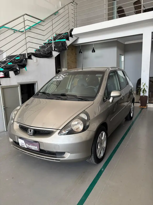 Carro Honda Fit 2006 LX 1.4