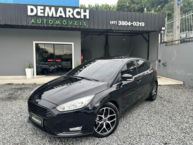 Carro Ford Focus Hatch 2017 Titanium Plus 2.0 PowerShift