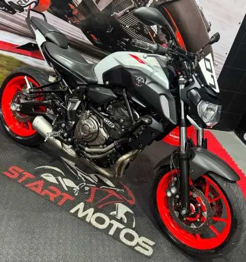 Carro Yamaha MT-07 2021 ABS