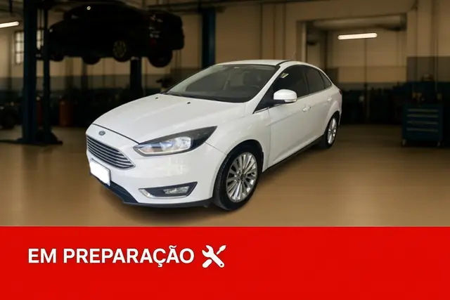 Carro Ford Focus Hatch 2017 Titanium 2.0 PowerShift