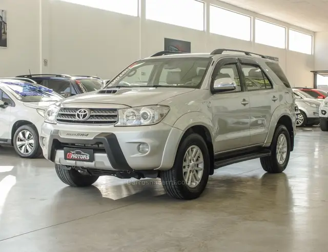 Carro Toyota Hilux SW4 2011 SRV 4x4 3.0 Turbo  (aut)