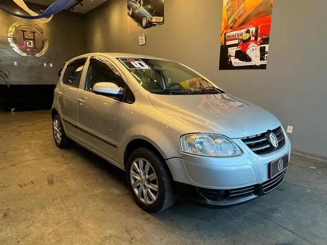 Carro Volkswagen Fox 2010 1.0 8V (Flex) 4p