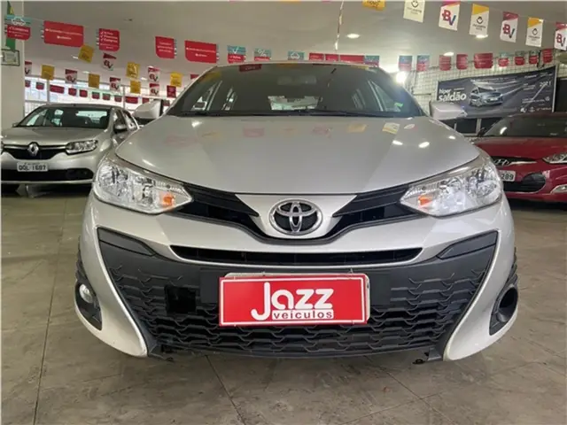 Carro Toyota Yaris 2021 1.5 XL Plus Connect CVT (Flex)