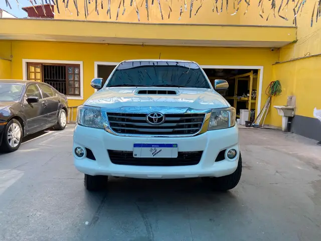 Carro Toyota Hilux Cabine Dupla 2015 Hilux 3.0 TDI 4x4 CD SRV (Aut)