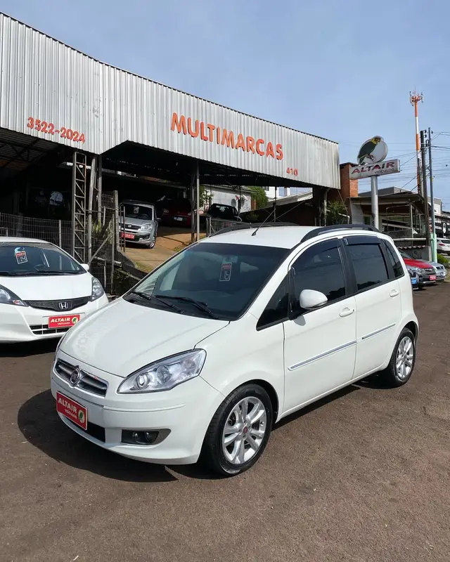 Carro Fiat Idea 2016 Essence 1.6 16V E.TorQ (Flex)
