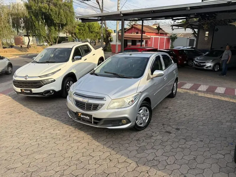 Chevrolet Onix 1.0 LT SPE/4