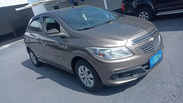 Carro Chevrolet Onix 2014 1.0 LT SPE/4