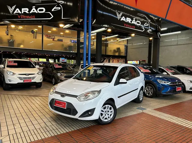 Carro Ford New Fiesta Sedan 2014 1.6 SE (Flex)