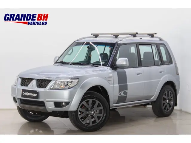 Carro Mitsubishi Pajero TR4 2015 2.0 16V 4x2 (Flex) (Aut)