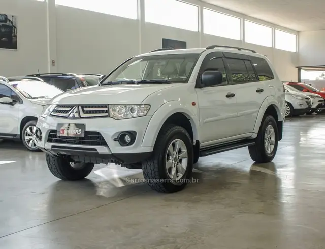 Carro Mitsubishi Pajero Dakar 2015 3.2 4WD (Aut)