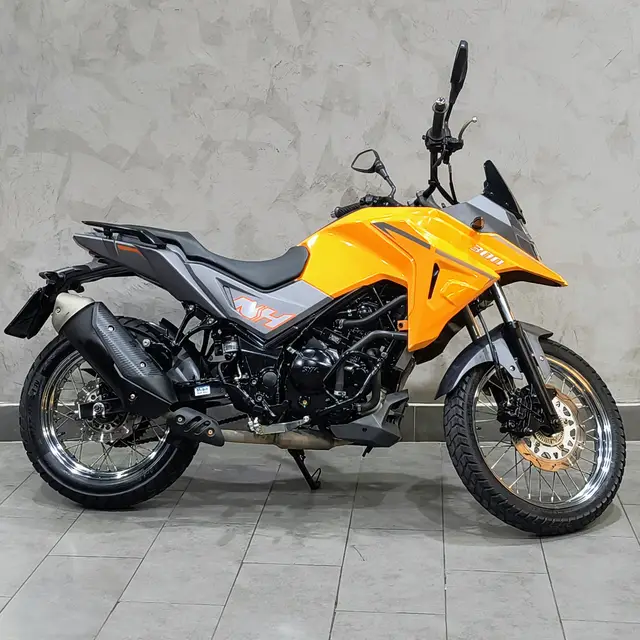 Carro Dafra NH 2024 300