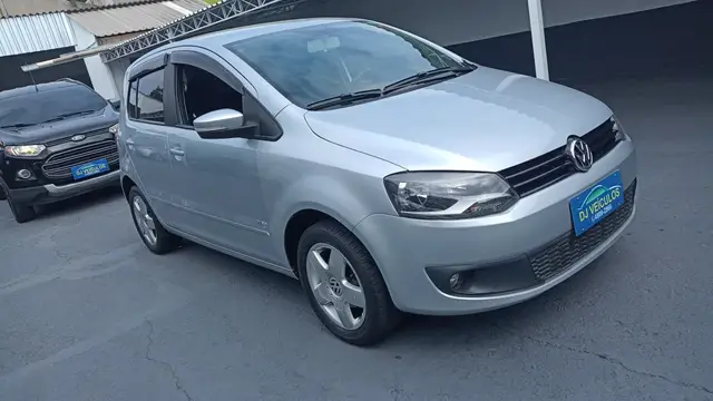 Carro Volkswagen Fox 2013 1.0 TEC (Flex) 4p