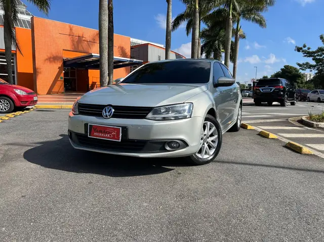 Carro Volkswagen Jetta 2012 2.0 Comfortline Tiptronic (Flex)