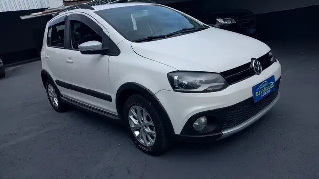 Carro Volkswagen CrossFox 2014 I-Motion 1.6 VHT (Flex)