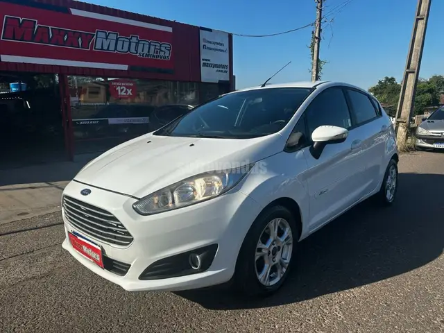 Carro Ford Fiesta Hatch 2015 SE 1.6 8V Flex 5p