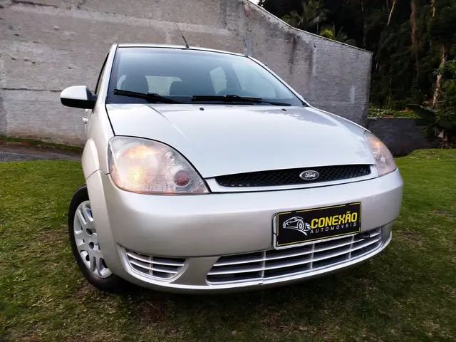 Carro Ford Fiesta Hatch 2004 Class 1.6 8V