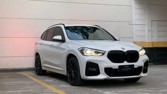 Carro BMW X1 2022 sDrive20i 2.0 Turbo (Aut.)