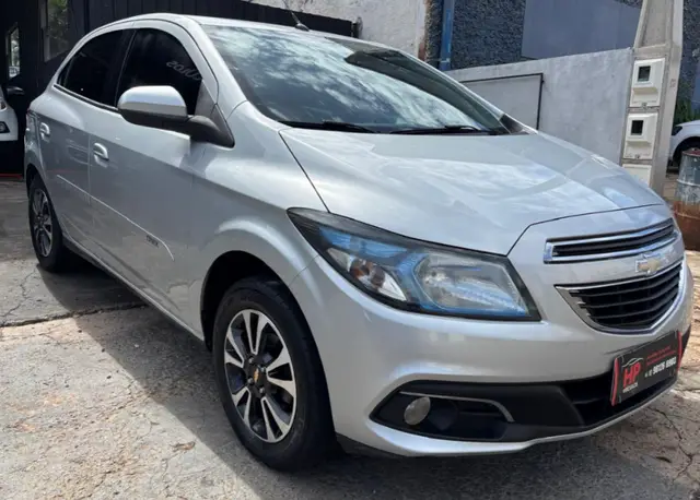 Carro Chevrolet Onix 2014 HATCH LTZ 1.4 8V FlexPower 5p Mec.