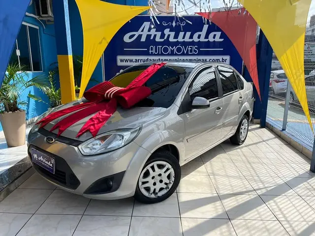 Carro Ford Fiesta Sedan 2014 SE 1.6 Rocam (Flex)