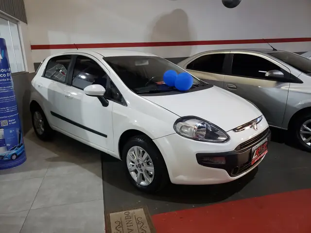 Carro Fiat Punto 2013 Attractive 1.4 (Flex)