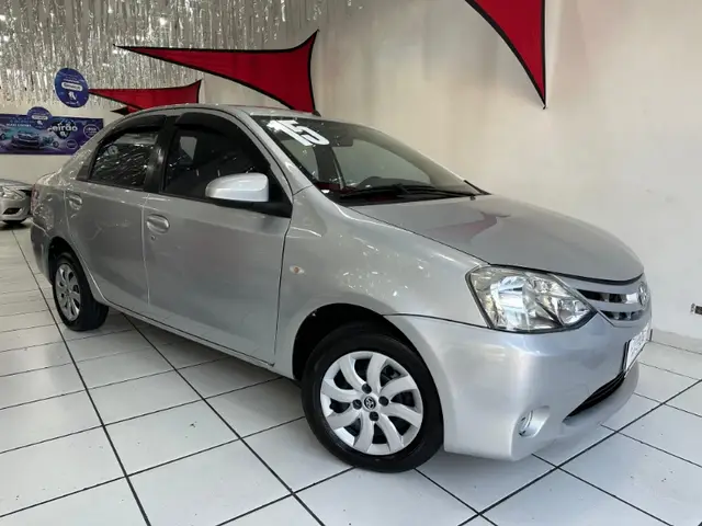 Carro Toyota Etios Sedan 2015 XS 1.5 (Flex)