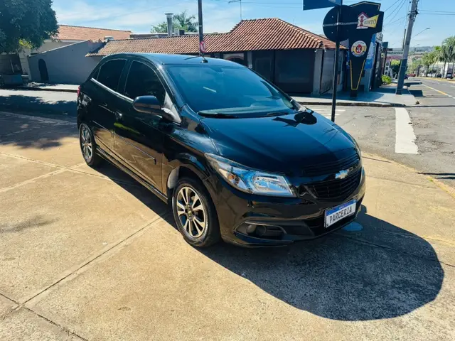 Carro Chevrolet Onix 2015 1.4 LTZ SPE/4 (Aut)