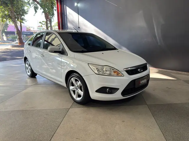 Carro Ford Focus Sedan 2013 GLX 1.6 16V (Flex)