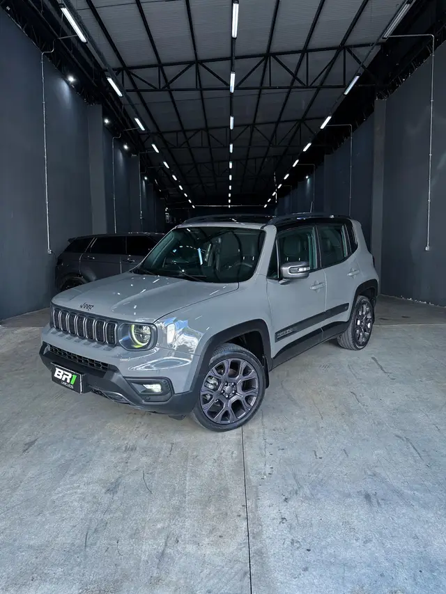 Carro Jeep Renegade 2023 Série S T270 1.3 Turbo 4x4 (com Teto Solar)
