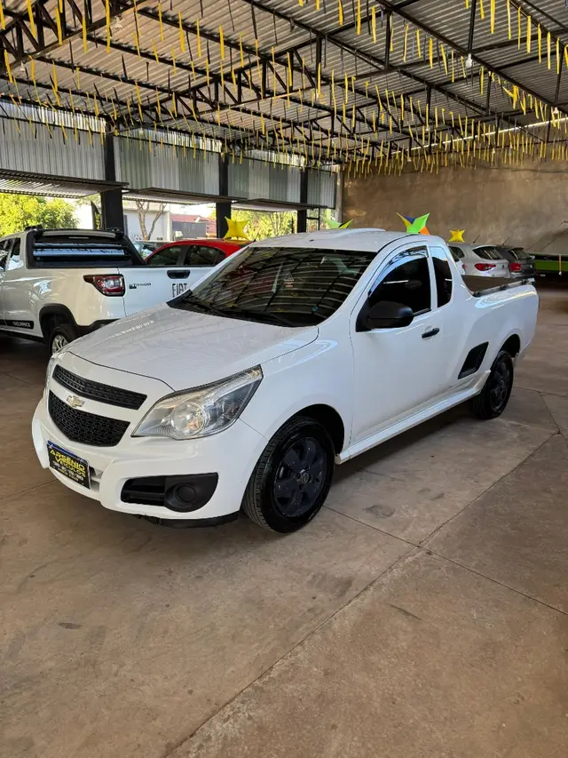 Carro Chevrolet Montana 2017 LS 1.4 (Flex)