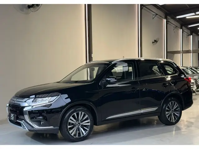 Carro Mitsubishi Outlander 2020 2.0 HPE 7L CVT