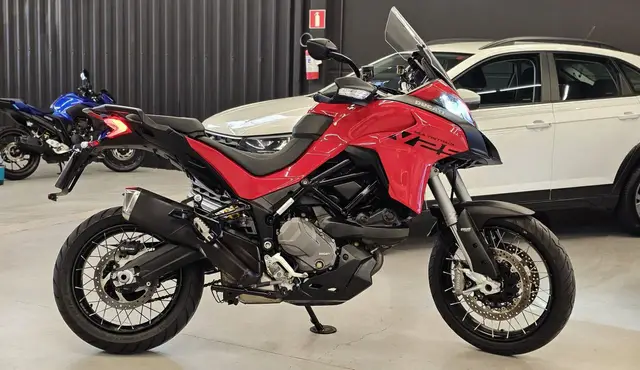 Carro Ducati Multistrada 2023 V2S