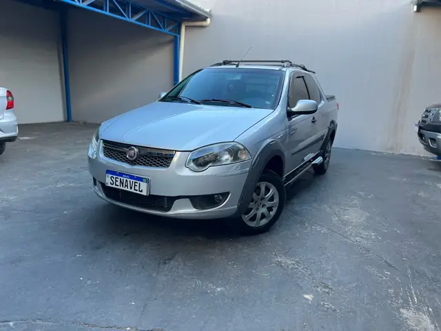 Carro Fiat Strada 2014 Trekking 1.6 16V (Flex) (Cabine Dupla)