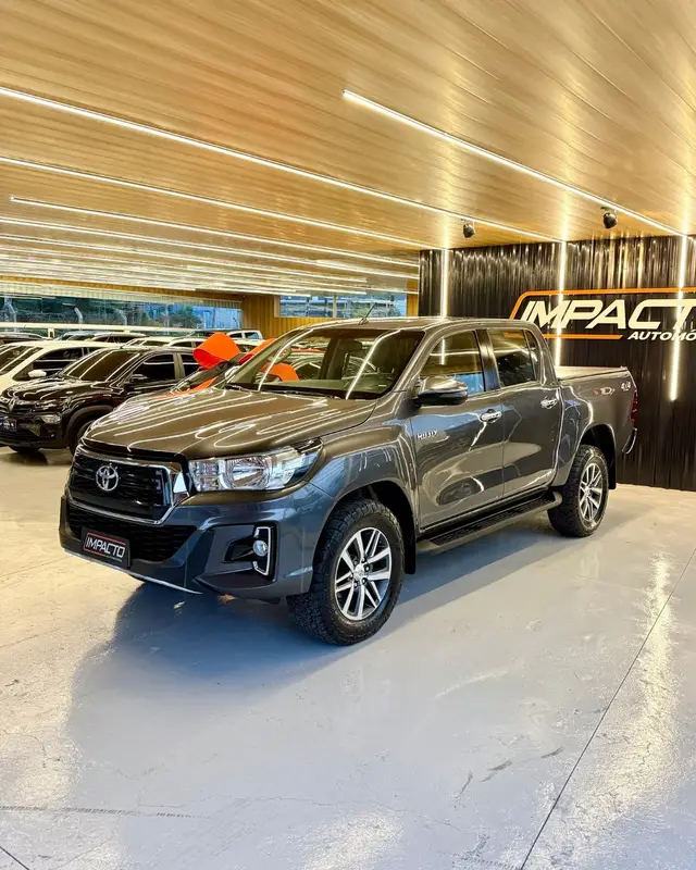 Carro Toyota Hilux Cabine Dupla 2020 Hilux 2.8 TDI SRV CD 4x4 (Aut)