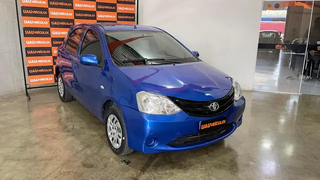Carro Toyota Etios 2013 XS 1.3 (Flex)