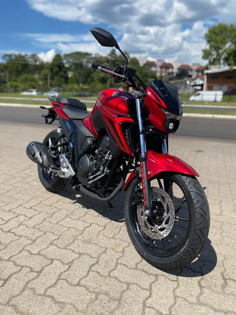 Yamaha Fazer FZ25 Connected