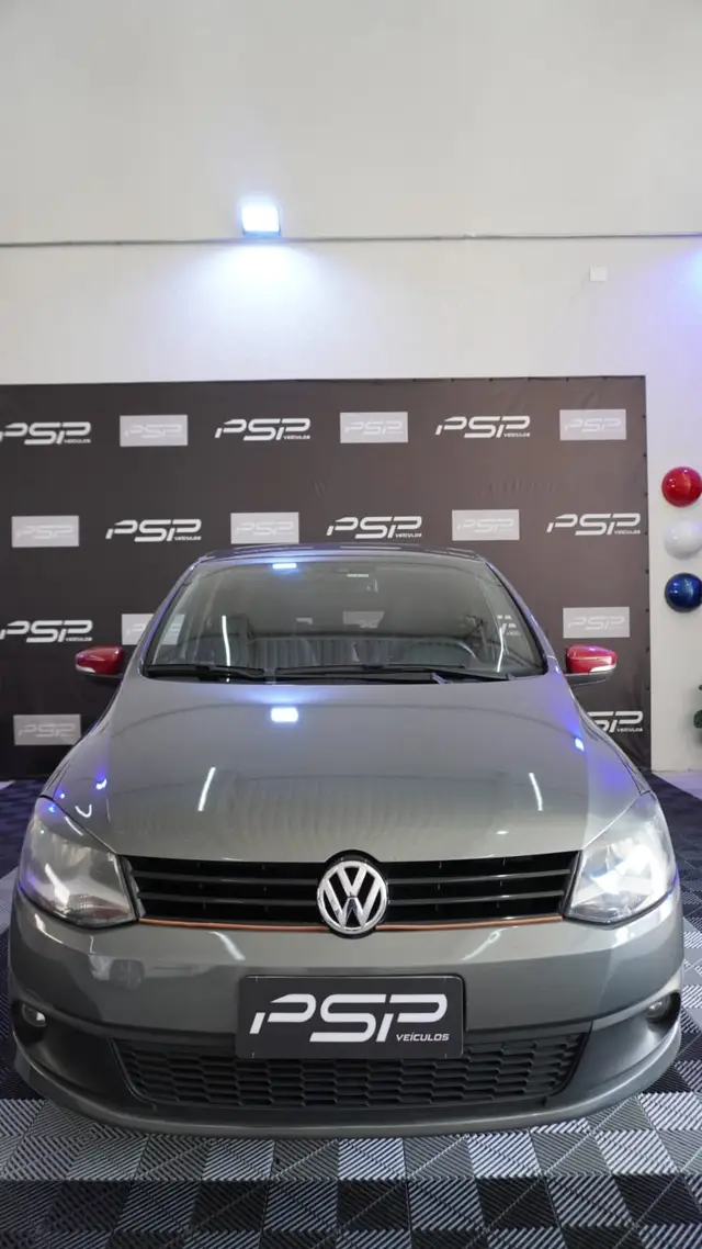 Carro Volkswagen Fox 2014 1.6 VHT Highline (Flex)